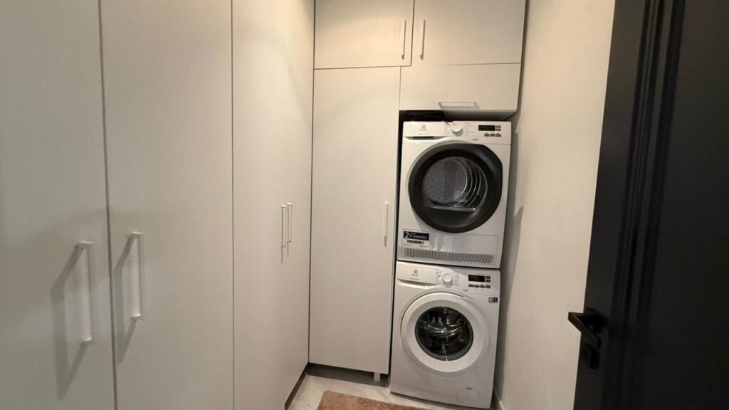 Super Apartament Luksoz 3+1 me Qira – Zonë Rezidenciale pranë TEG