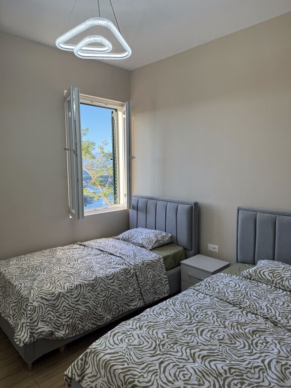 Villa with view of Lake Gjokaj + land