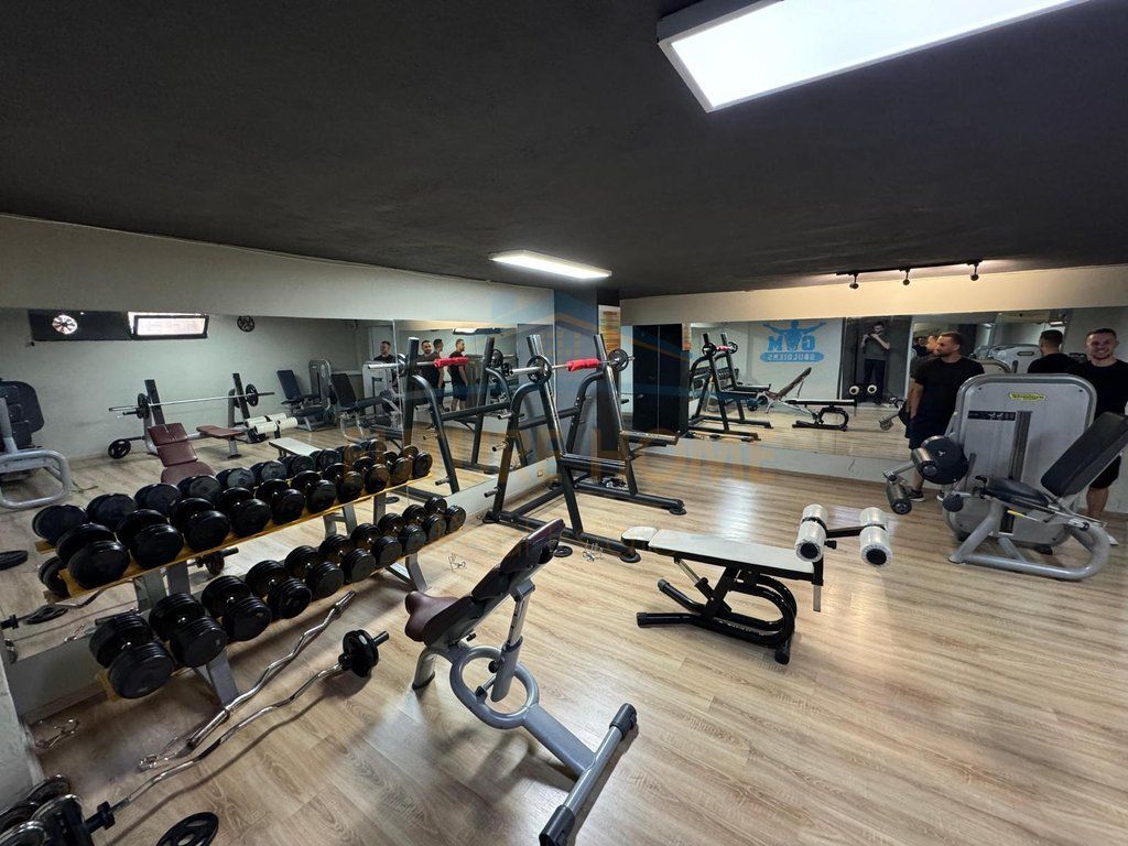 Locale commerciale in vendita