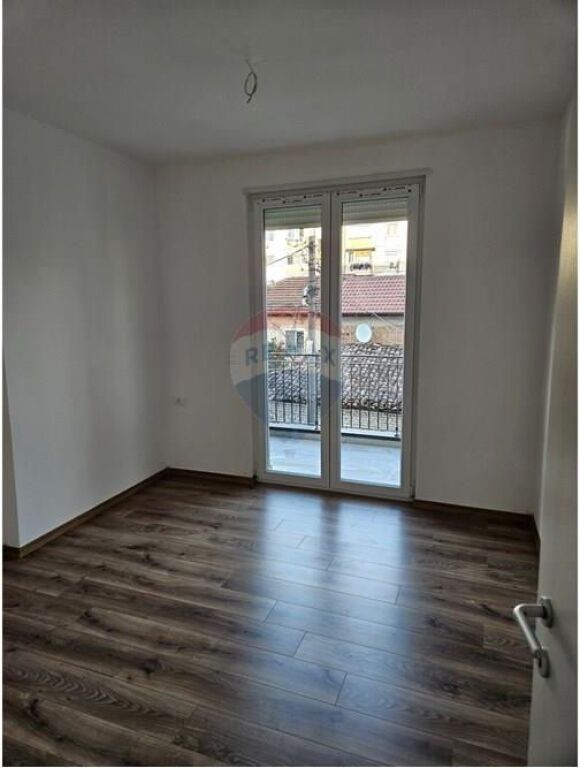 Garsoniere - Për Shitje - Ish Tregu Elektrik, Tiranë(ID: 530551001-133)