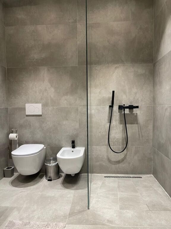 Jepet me qera  apartamenti 2+1 tek Etc 2000€