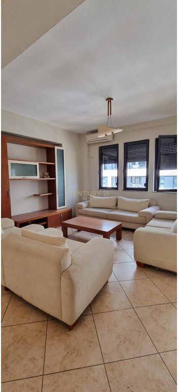 AFFITTIAMO APPARTAMENTO 2+1+2 PER UFFICIO / RESIDENZIALE, DIETRO SQUARE 21!