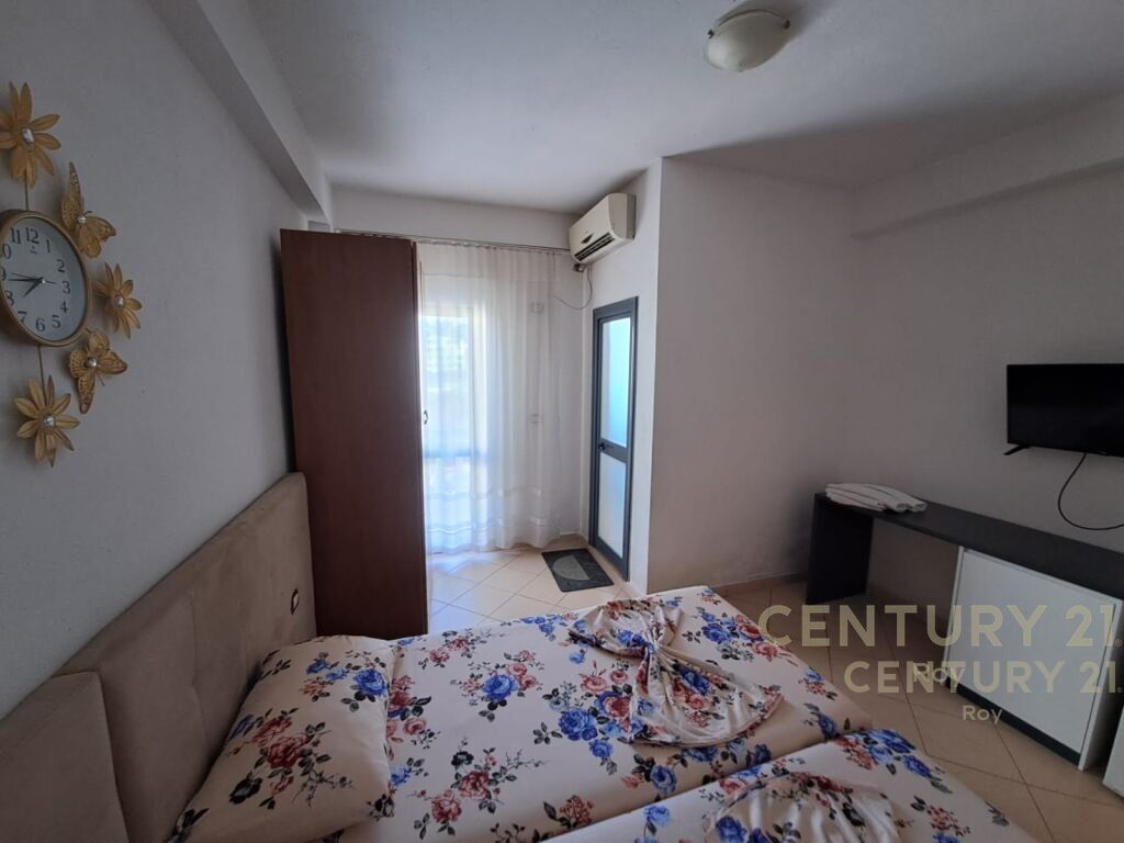 SHITET HOTEL ME 31 DHOMA NE GOLEM!!!