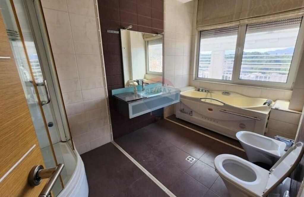 Zyrë - Për Qira - Garda, Tiranë(ID: 530201007-534)