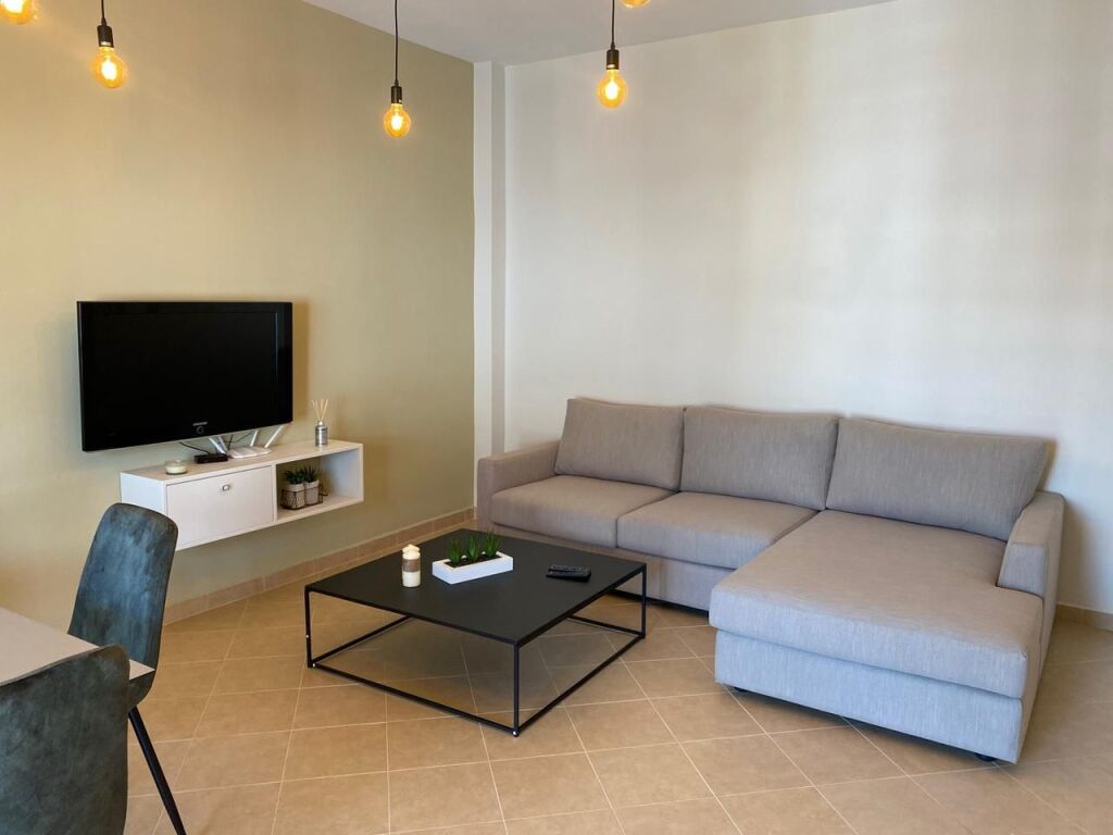 Jepet me qira apartament 1+1 Plazh Durres