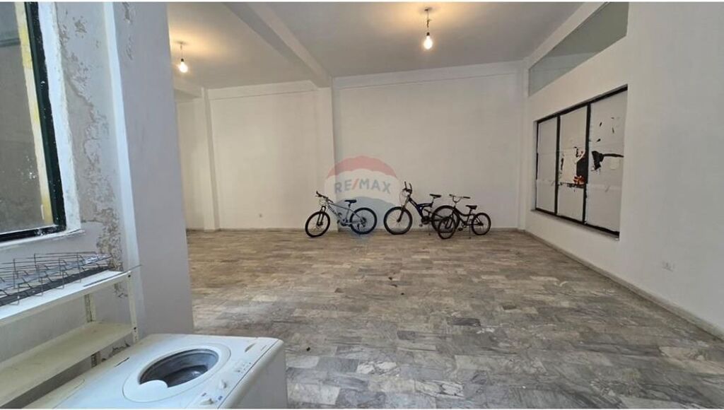 Ufficio - In Affitto - Via Durazzo, Tirana !