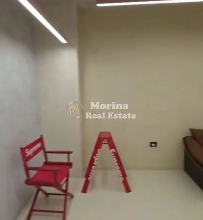 Shitje | Ambjent Biznesi | Komuna Parisit | 222000 €