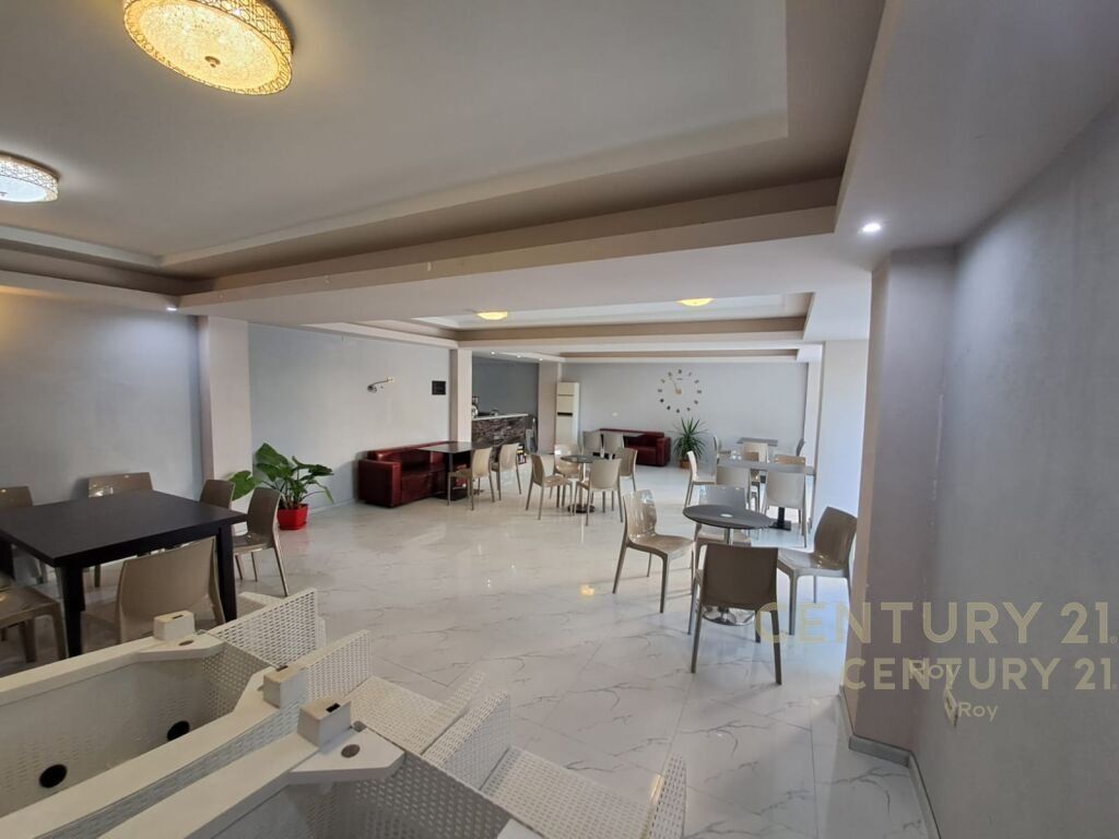 SHITET HOTEL ME 31 DHOMA NE GOLEM!!!