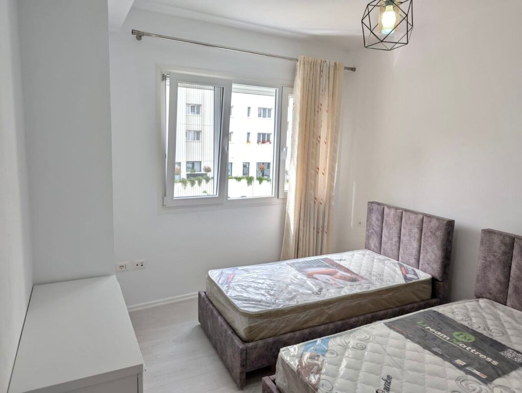 📍 Ish Fusha e Aviacionit – River Residence 🏢 Edificio nuovo – Anno 2025 📐 Superficie: 100 m² 💰 Prezzo: 65.000 ALL / mese 🚀 Facile accesso alla Grande Tangenziale