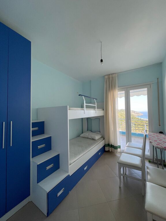 Appartamento 2+1+2 in vendita con vista mare +2 posti auto a Dhermi