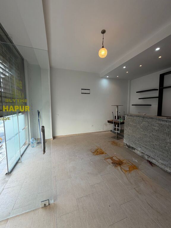 Dyqan me qera plazh durres