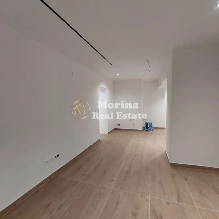 Qera | Ambjent Biznesi | Rruga Bardhyl | 500 €/muaj