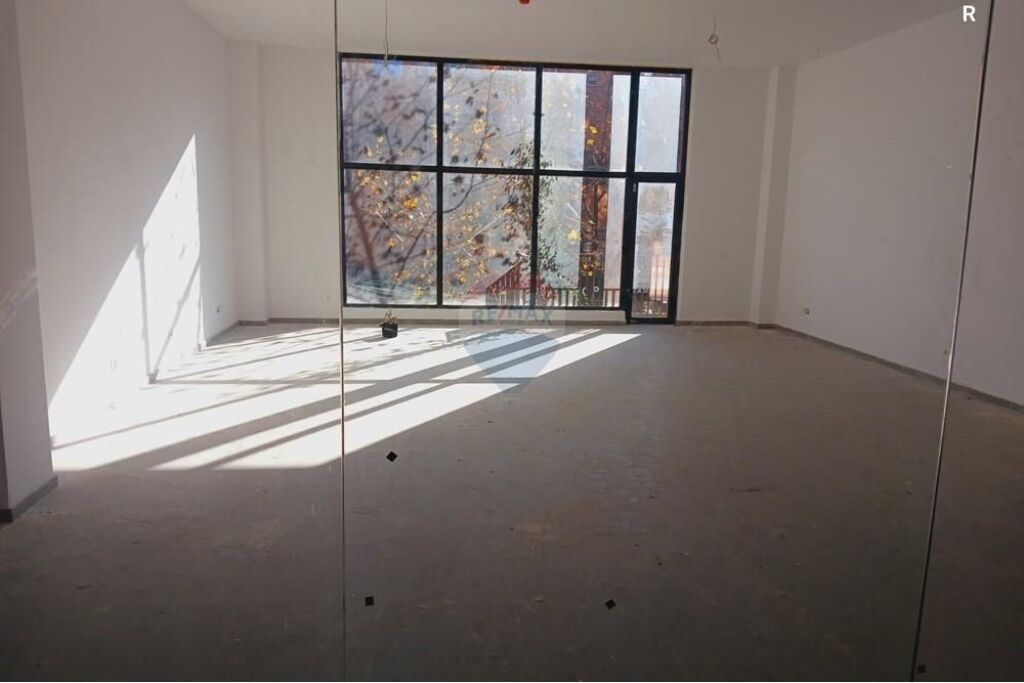 SHITET DYQAN TEK GARDEN BUILDING