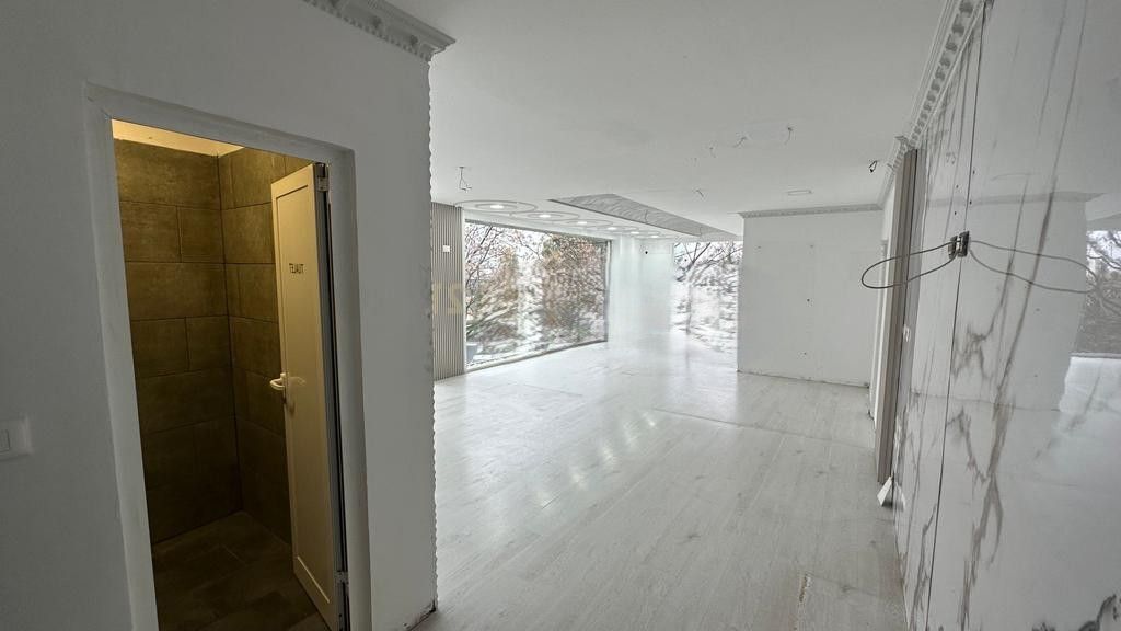 Commercial Space for Sale at 21 Dhjetori 250,000 €