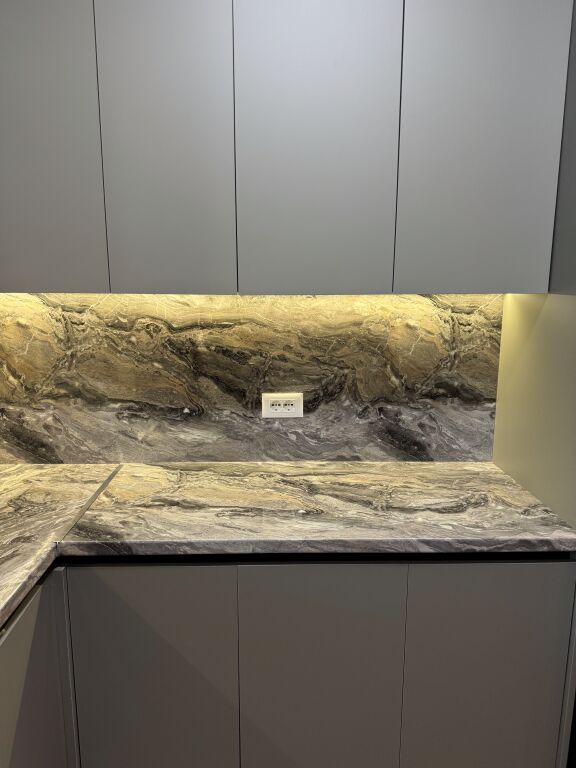 Villa with view of Lake Gjokaj + land