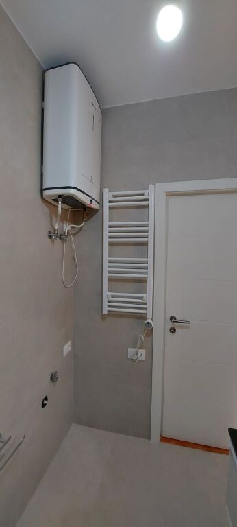 Apartament 1+1 bosh me qira prane Rrethit!