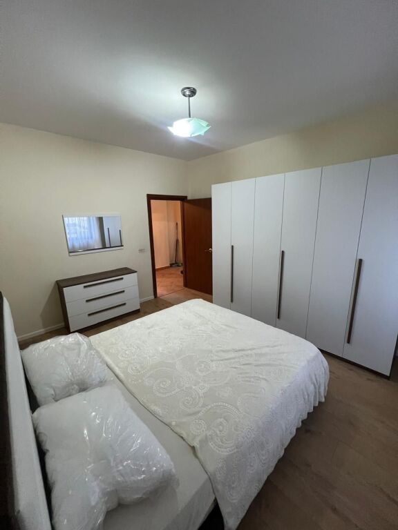 JEPET ME QERA APARTAMENT 2+1 NE ZONE E ISH RAJONIT DURRES
