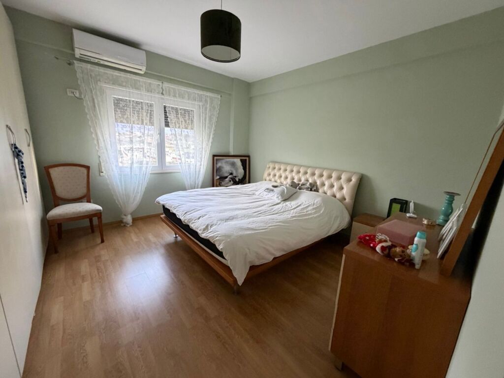 Shitet Apartament te Liqeni Thatë