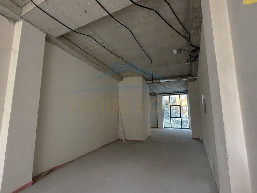 Qera, Ambient Komercial, Lake View Residence