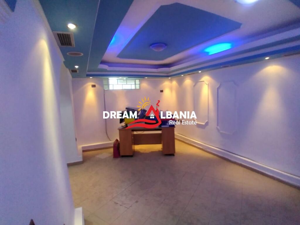 Dyqan ne shitje tek Rruga e Durresit, prane Hotel Colosseo, Tirane (ID 4171223)