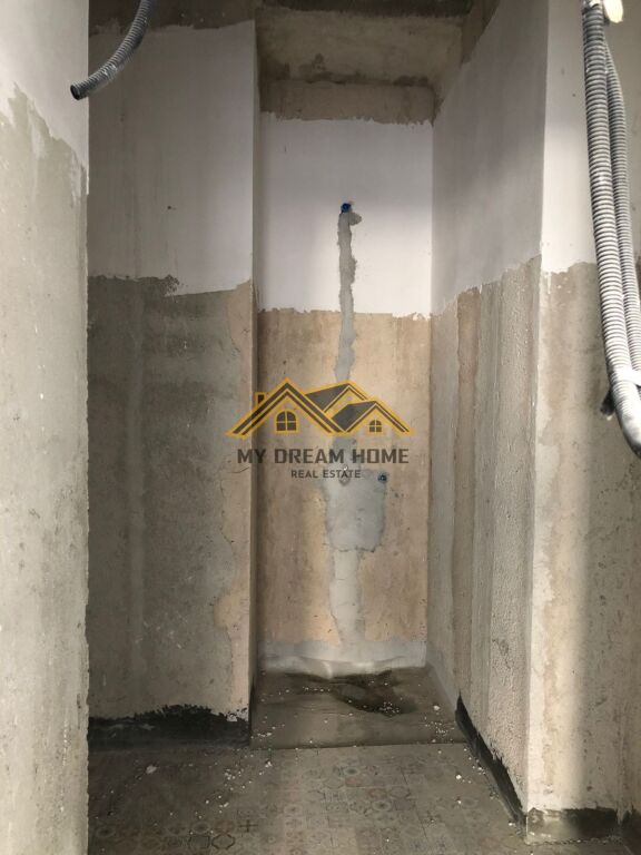 SHITET AMBJENT BIZNESI NE ZONEN E ISH URT-SE!