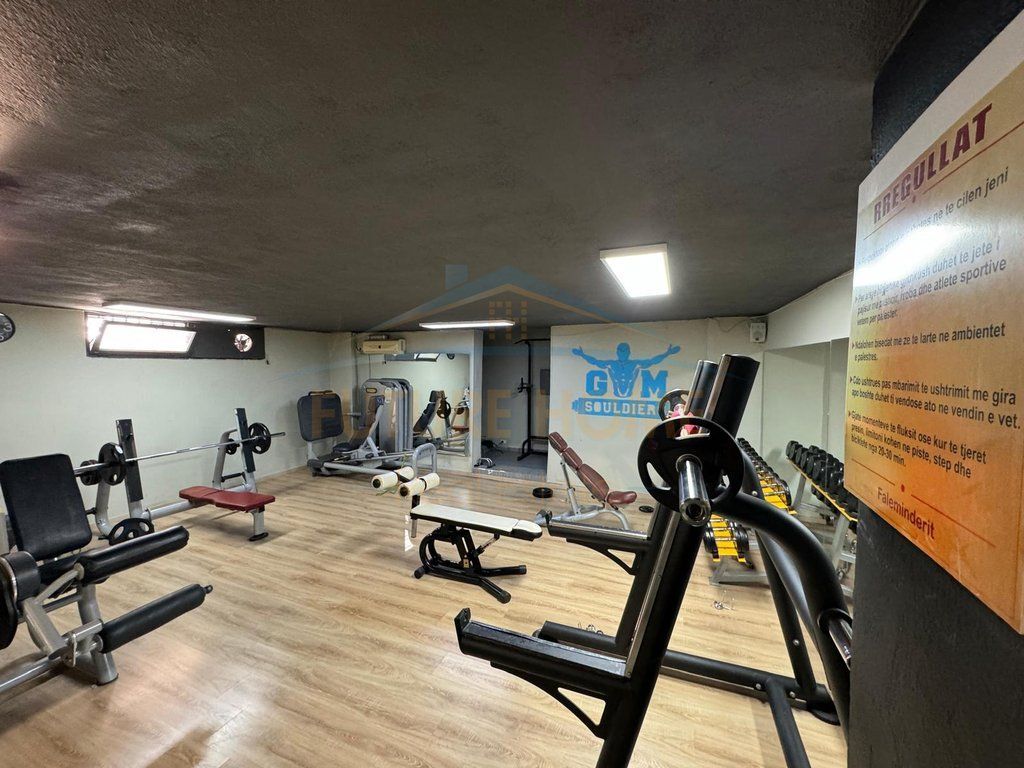 Locale commerciale in vendita