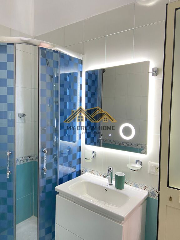 SHITET GARSONIERE NE PLAZH DURRES !