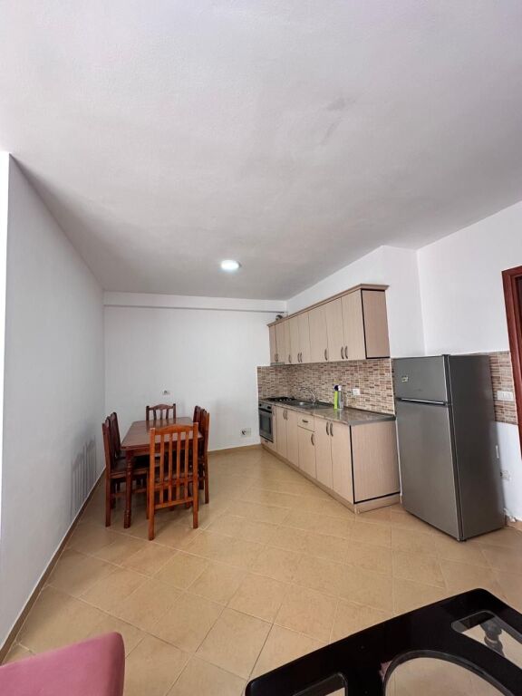 Jepet me qira apartament 2+1 Bulevardi Migjeni