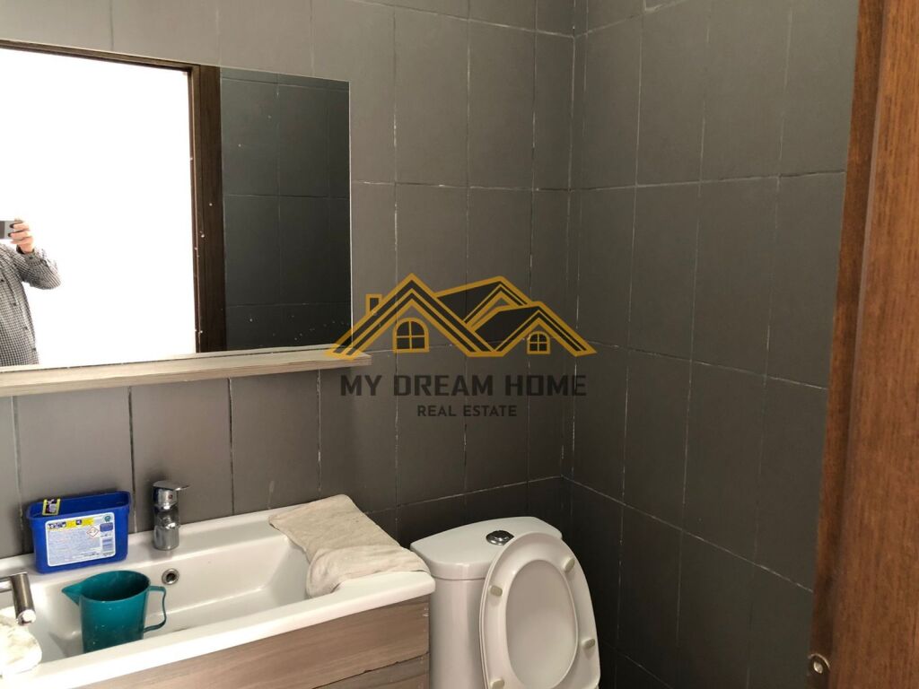 SHITET AMBJENT BIZNESI NE ZONEN E ISH URT-SE!