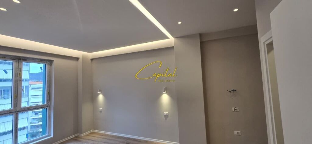 ZYRE ME QIRA 100 M2 KOMUNA E PARISIT 900 EURO