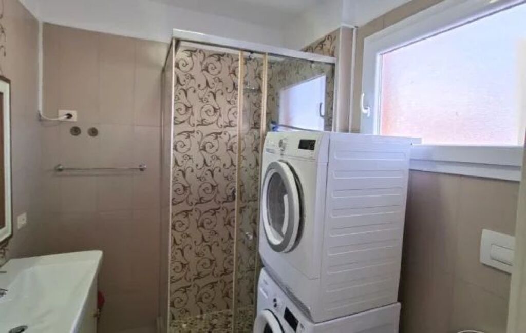 Jepet Me Qira : Apartament 3+1+2wc &amp; 1 BLLK (📍Liqeni I Thate/ Kompleksi Belleview  ) ✨️ E mobiluar / 100% e re  🔥🔥 1000€/Muaj