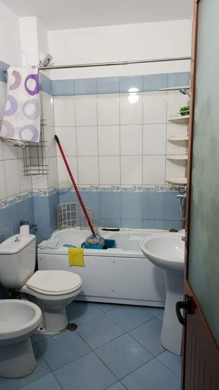 🏢Rruga Riza Cerova, near the 9-year School 4 Deshmoret, apartment 2+1 partially furnished for rent, 55,000 Leke