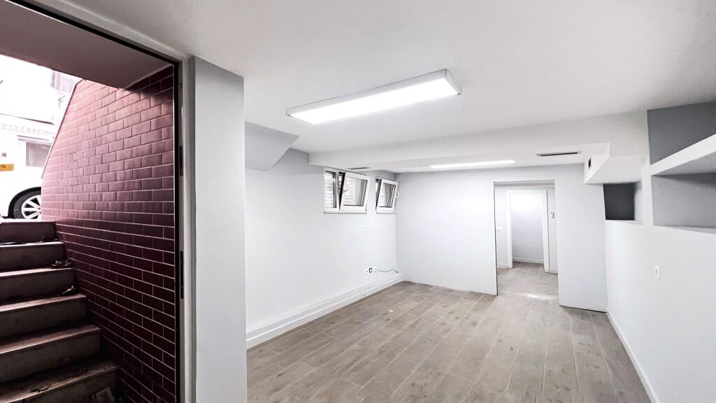 Unità in vendita, per ufficio o airbnb, Via Durazzo