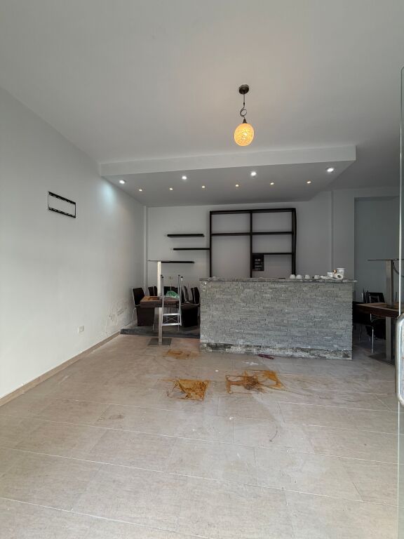 Dyqan me qera plazh durres