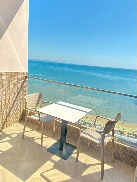 Studio Me Qira në Plazh, Durrës - 400€