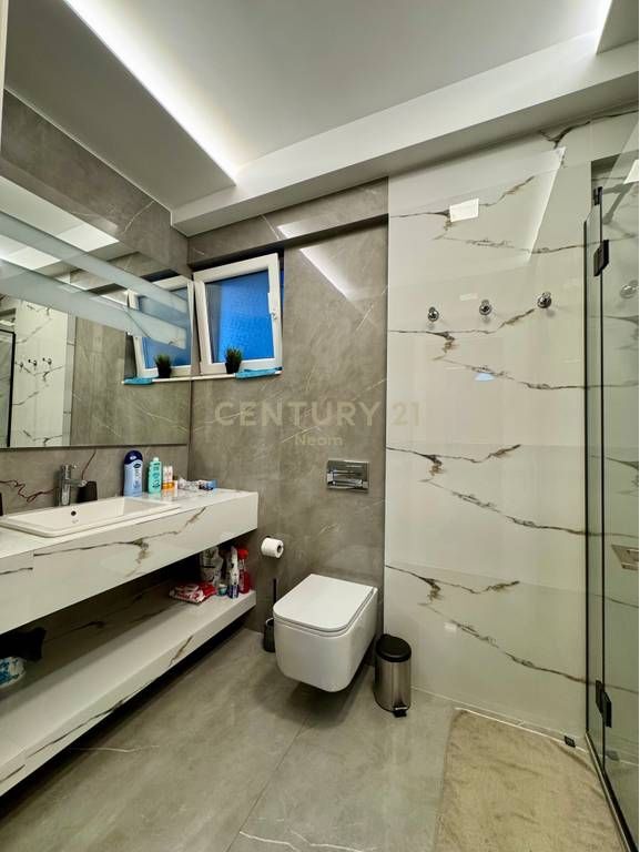 VENDESI SUPER APPARTAMENTO 3+1+2 CON POSTO AUTO VICINO AL LAGO ASCIUTTO