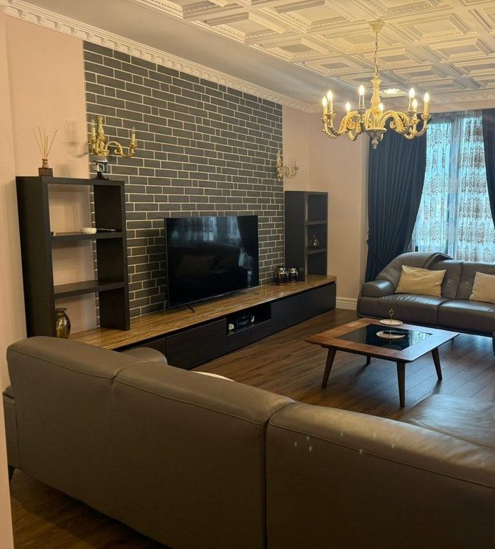 AFFITTASI APPARTAMENTO 4+1+2+ POSTO AUTO A PARK GATE TIRANA, VICINO AIR ALBANIA