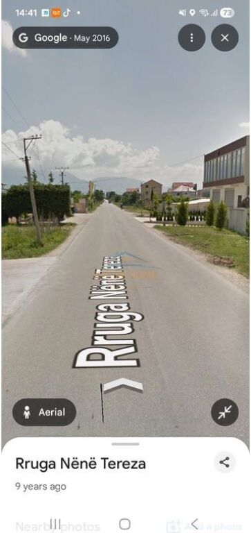 Shitet, Ndërtesë + Truall, Laknas, Tirane.