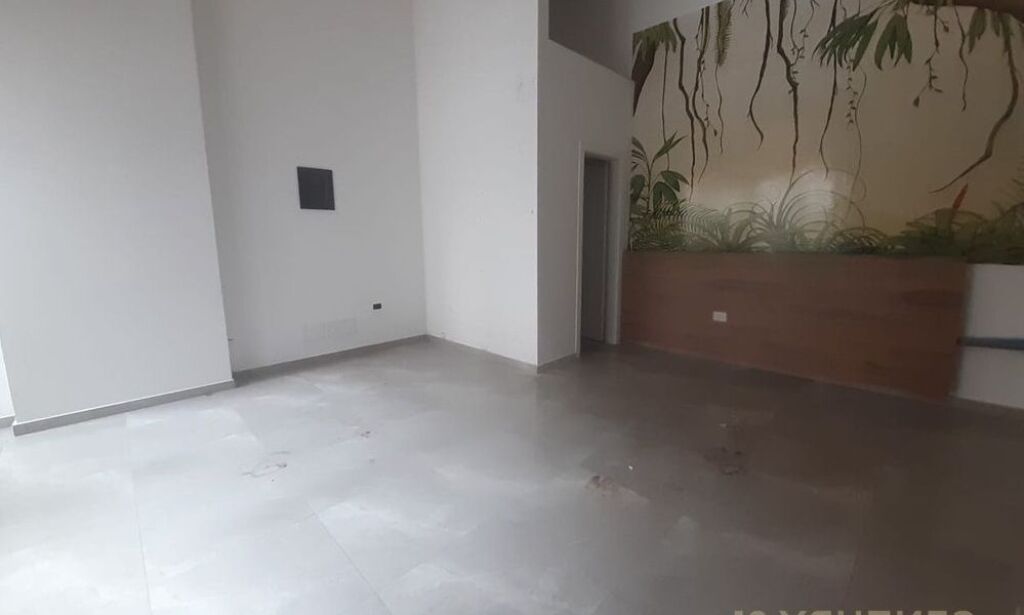 Commercial space for sale in Astir