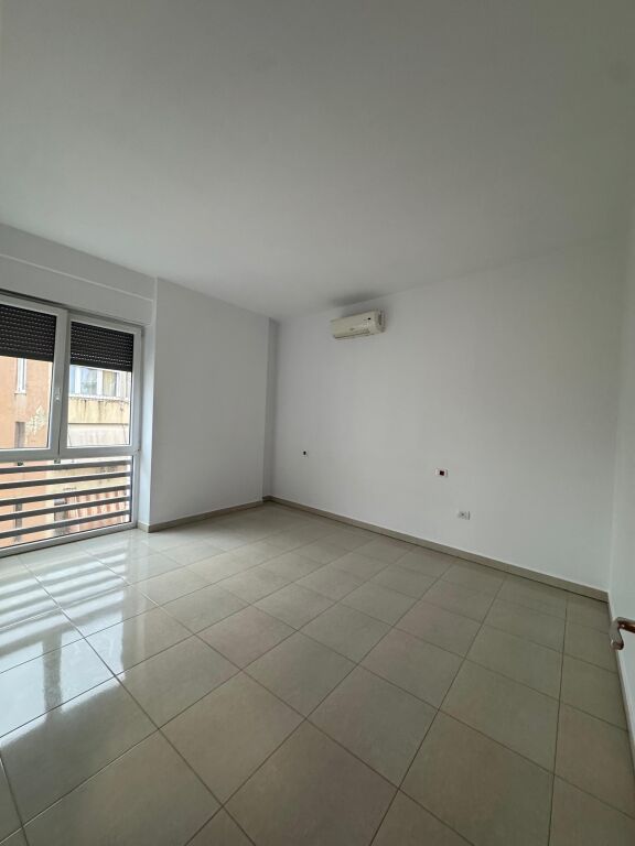 Ufficio in affitto in Via Bogdaneve