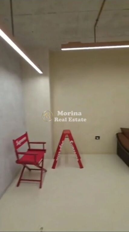 Shitje | Ambjent Biznesi | Komuna Parisit | 222000 €