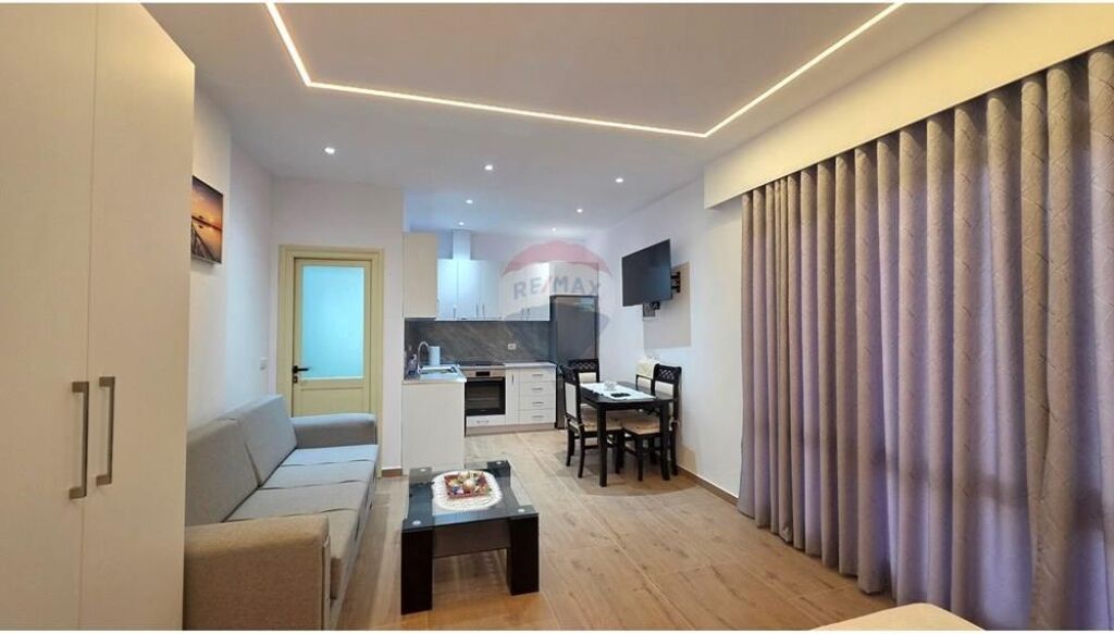 Garsoniere me qera pas shkolles Halim Xhelo,Vlore