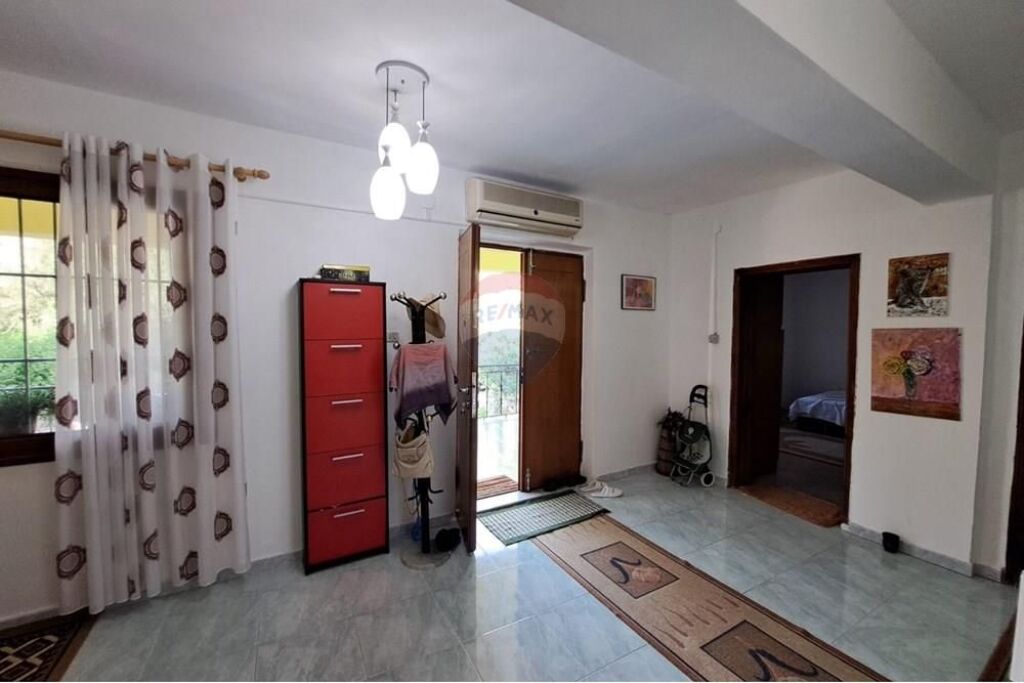 🏡 SHTËPI PRIVATE PËR SHITJE – KARBASH, VLORË