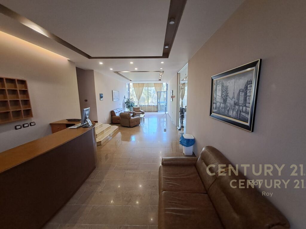 SHITET HOTEL ME 31 DHOMA NE GOLEM!!!