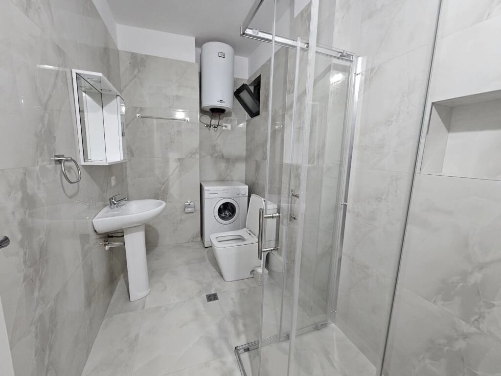 Jepet me qira 2+1 te Concord Center Rr 5 Maji