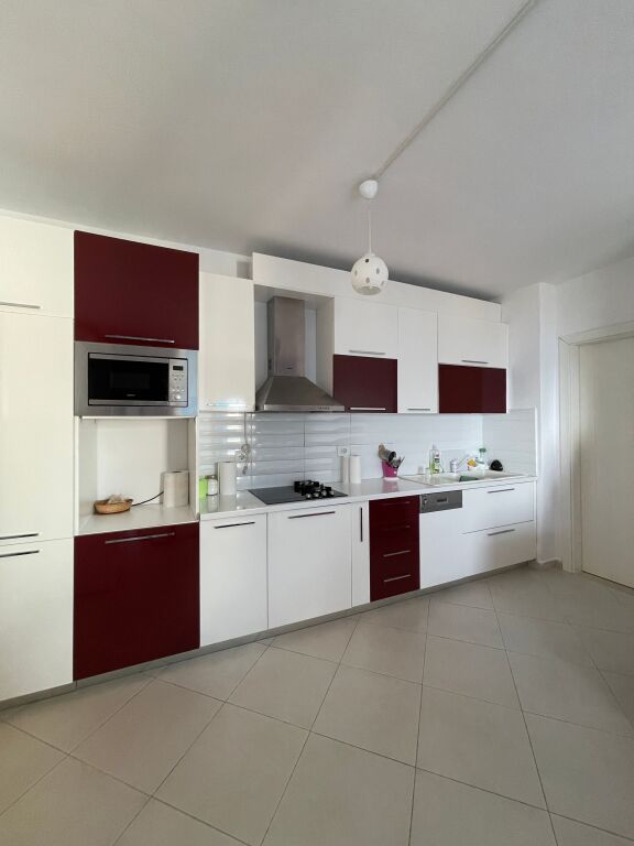 Appartamento 2+1+2 in vendita con vista mare +2 posti auto a Dhermi