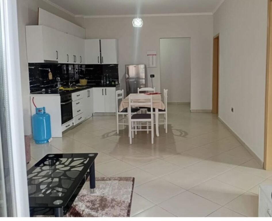 Apartament me qera