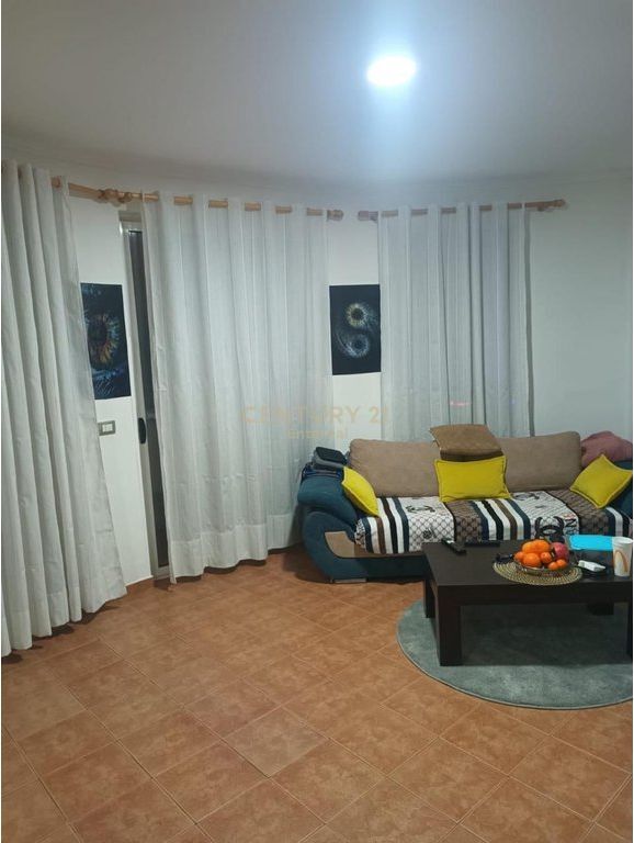 Appartamento 4+1+2 in vendita presso i Palazzi Cabej,