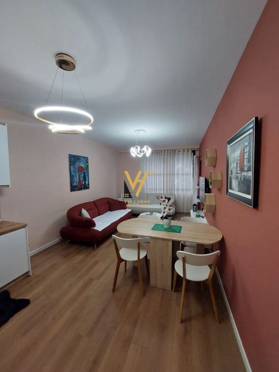 JEPET APARTAMENT 1+1+BLK ME QERA TE RRUGA BARRIKADAVE 750 EURO
