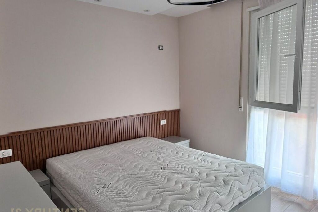 Shitet aparament 1+1 ne Selite